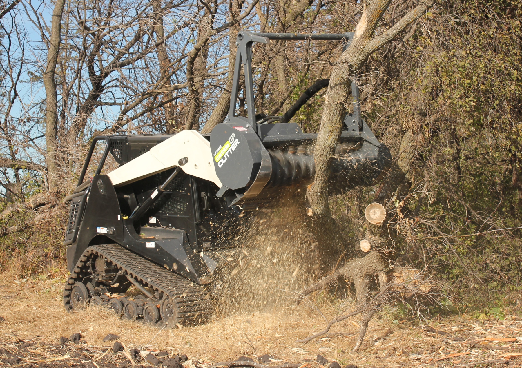 How to Maintain a Mulching Head Loftness